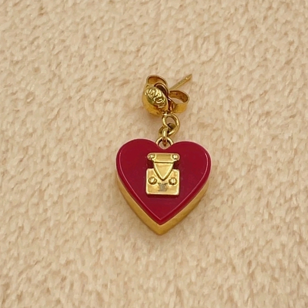 Louis Vuitton Pomme D'Amour Lock Me Heart Drop Earrings - Picture 8 of 16